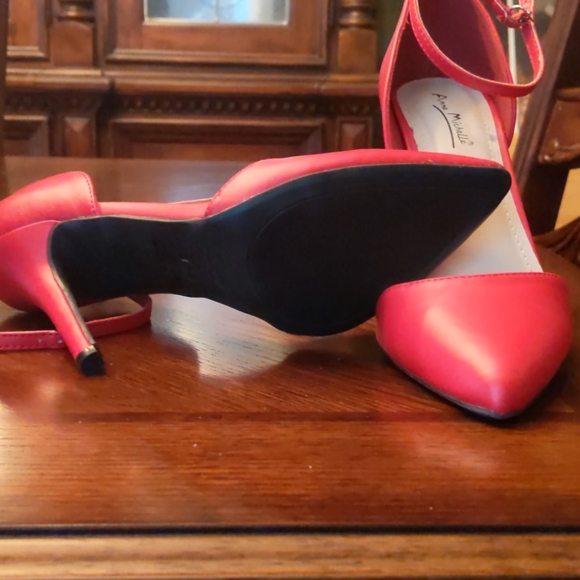 Shoes - Picture 2 of 3